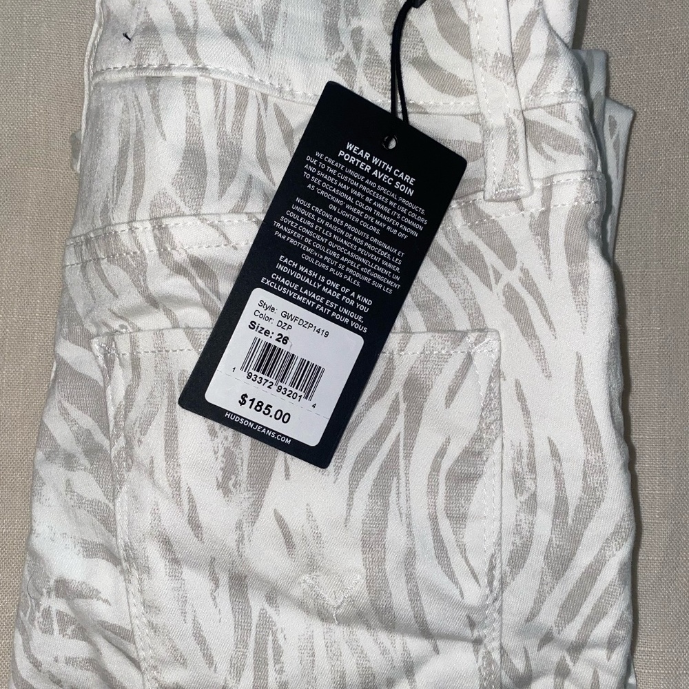 NWT Hudson NICO Skinny 26